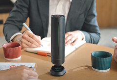 Il vivavoce Insta360 Wave è in grado di creare riepiloghi e trascrizioni di riunioni d&#039;ufficio e, facoltativamente, di rispondere a domande sulle riunioni utilizzando l&#039;intelligenza artificiale. (Fonte: Insta360)