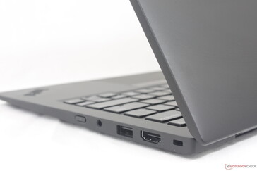L'intera superficie del portatile, compresi la tastiera e il clickpad, è un magnete per le impronte digitali