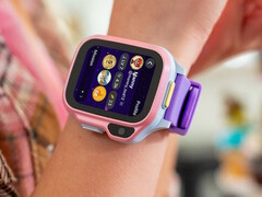 Lo smartwatch myFirst Fone S4 è dotato di un tracker di attività con elementi ludici per aiutare i bambini a mantenersi in salute.