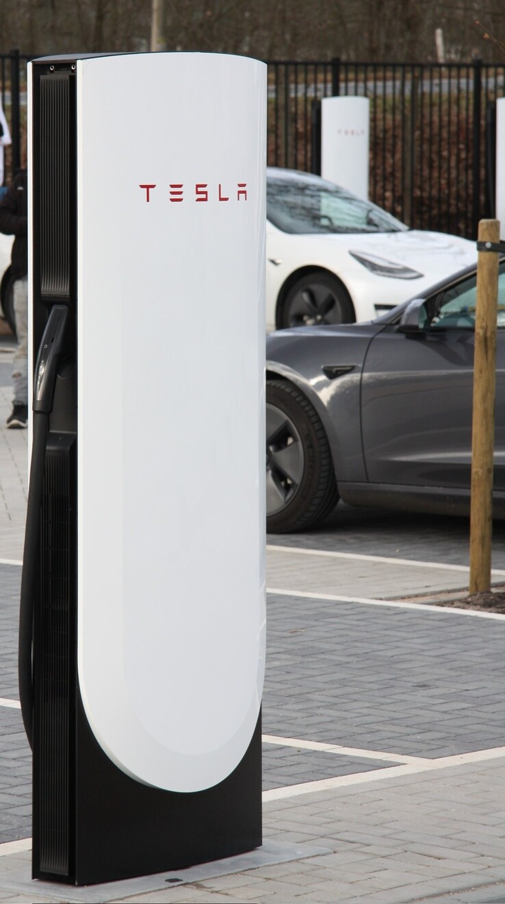 Il nuovo Supercharger con cavo più lungo da vicino