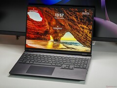 XMG Core 16 M25 (fonte: Notebookcheck)