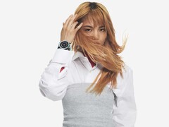 Il Watch 3 Pro di CMF by Nothing (nella foto) è ora disponibile in verde chiaro. (Fonte: CMF by Nothing)