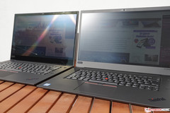 ThinkPad X1 Extreme 4K (left) vs. FHD (right) alla luce del sole