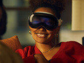 Apple Si dice che Vision Pro sia piuttosto pesante, al punto che sono stati segnalati anche dolori e mal di testa. (Fonte: Apple)
