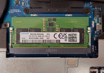 È possibile installare un solo SO-DIMM DDR5 aggiuntivo