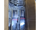 Il pallet dei resi Amazon con 40 stick di moduli di memoria Fury Beast DDR5 16GB di Kingston