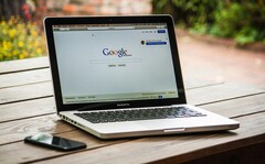 L&#039;accesso ai dati di navigazione è diventato più importante con l&#039;ascesa dell&#039;AI. Immagine generica - un computer portatile con Chrome aperto. (Fonte immagine: Pexels, Pixabay)