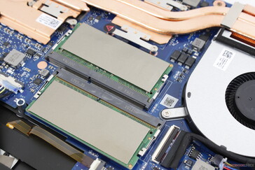 2x moduli SODIMM accanto ai tubi di calore