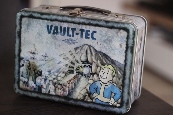 Questo cestino per il pranzo di Fallout 3 ha raccolto un po' di polvere, proprio come Fallout 3 stesso