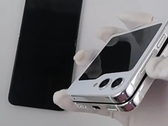 Un "Galaxy modello Z Flip" hands-on. (Fonte: SlashLeaks)