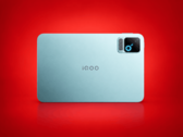 Tablet da gaming iQOO Pad Pro mostrato dal lato anteriore e posteriore.