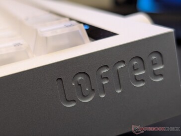 Logo Lofree impresso in rilievo sul lato destro.