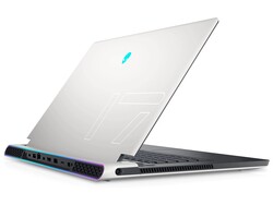 Recensione: Alienware x17 P48E. Unità di prova fornita da Dell