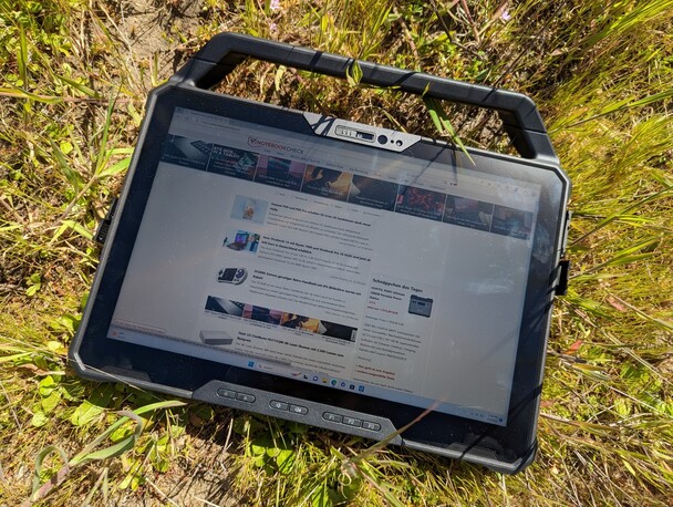 Il tablet Dell Latitude 7230 Rugged Extreme raggiunge 1000+ nits per una grande visibilità all'aperto (Fonte: Notebookcheck)