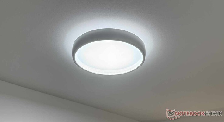 La lampada da soffitto Govee Sky da 21 pollici con luce bianca fredda.