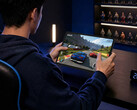 Il nuovo tablet da gioco da 11 pollici ha un prezzo di vendita al dettaglio di circa 456 dollari. Nella foto: un'immagine promozionale che mostra Y900 11 mentre esegue un gioco.