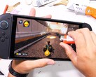 A parte il display facilmente graffiabile, il Nintendo Switch 2 sembra essere ben costruito (Fonte: JerryRigEverything)