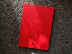 Il OnePlus Pad potrebbe essere spedito nell'unica scatola rosso brillante per cui l'azienda cinese è nota (Immagine: Jean Lucas Camilo)