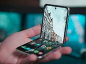 Le specifiche della fotocamera e le prime caratteristiche del display di Xiaomi Mix Flip sono state scoperte nel codice HyperOS. (Immagine: Onur Binay, Unsplash)