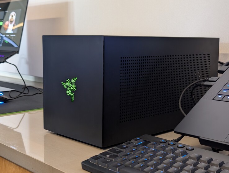 Nuova porta Thunderbolt 5 per un migliore supporto dell'eGPU