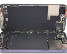 I componenti interni dell'iPhone 14 Pro, compresa la batteria. (Fonte: iFixit)