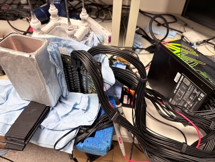 MSI GeForce RTX 5090 Lightning Z è già stato overcloccato a un incredibile 3,742 GHz dagli overclocker. (Fonte immagine: 