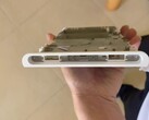 Il presunto fotogramma di un prototipo di Nintendo Switch 2 OLED (nella foto) ha portato alcuni giocatori speranzosi a credere che un Nintendo Switch 2 OLED sia già in lavorazione. (Fonte: Gazlog)