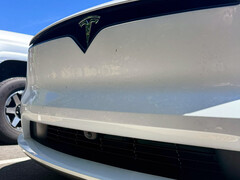 2026 Model X aggiorna la fotocamera del paraurti anteriore (Fonte: The Kilowatts/X)