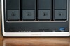 Il lato anteriore dell'Ugreen NASync DXP4800 GT