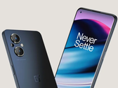 Il OnePlus Nord N20 ha un design semplice, a differenza del OnePlus 10 Pro. (Fonte: PCMag UK)