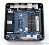 GMKtec NucBox M6 Ultra con lato superiore smontato