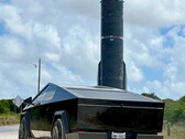 Cybertruck accanto a un razzo SpaceX Starship. (Fonte: NikolaBrussels/X)