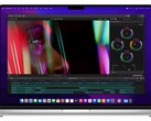 Il MacBook OLED potrebbe avere ancora il substrato del display in vetro (immagine: Apple)