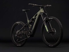 Cube offre una nuova e-MTB con una dotazione impressionante