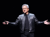 Jensen Huang, CEO di Nvidia, tiene un discorso (Fonte immagine: CNA)