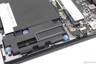 Quattro diffusori in prossimità degli angoli anteriori e altri due in prossimità della parte posteriore