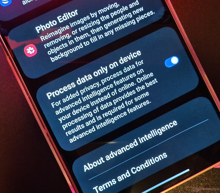 Samsung offre agli utenti la possibilità di limitare le funzioni AI al solo funzionamento sul dispositivo. (Immagine: Notebookcheck)