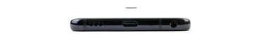 Lato posteriore: cassa, USB Type-C, microfono, jack da 3.5-mm