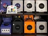 Una collezione di console Nintendo GameCube