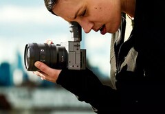 Il Sony FX2 è dotato di un mirino elettronico (Fonte: Sony)