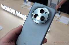 Il Magic5 Pro è dotato di un hardware impressionante, tra cui tre fotocamere posteriori da 50 MP. (Fonte: NotebookCheck)