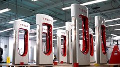 I Supercharger prefabbricati rendono l&#039;installazione più veloce del 50% (immagine: Tesla)