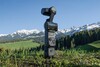 Insta360 Luna Ultra è dotata di uno schermo touchscreen OLED staccabile