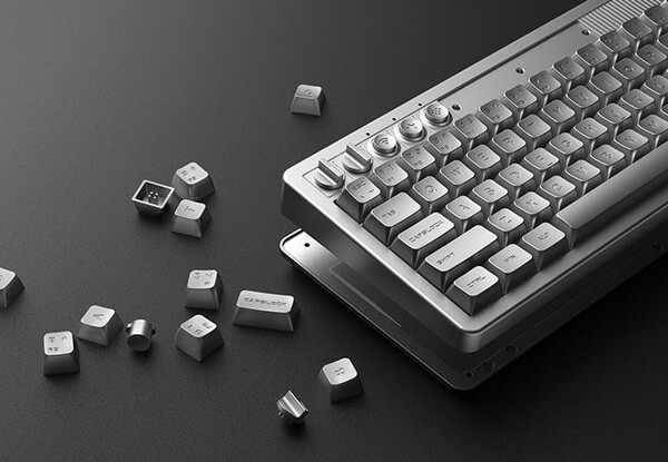 La tastiera 8BitDo Retro 68 - NES 40th Limited Edition ha una struttura in alluminio. (Fonte immagine: 8BitDo)