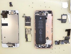 Apple iPhone SE teardown (Fonte: Vrm24)