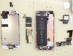 Apple iPhone SE teardown (Fonte: Vrm24)