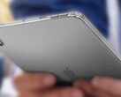 Questo nuovo render non ufficiale di Apple iPad mini 6 mostra che il tablet ha un flash e sembra un mini iPad Air 4. (Fonte immagine: @MajinBuOfficial - modificato)