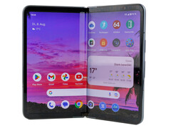 Un dispositivo simile all'iPhone Fold(?). (Fonte immagine: Google)