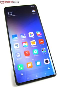 Test dello Xiaomi Mix 4. Unità di prova fornita da TradingShenzhen.