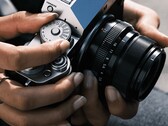 Si prevede che la Fujifilm X-T5 qui raffigurata avrà presto un modello successivo.